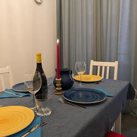 Проживание в семье Pippo's House *